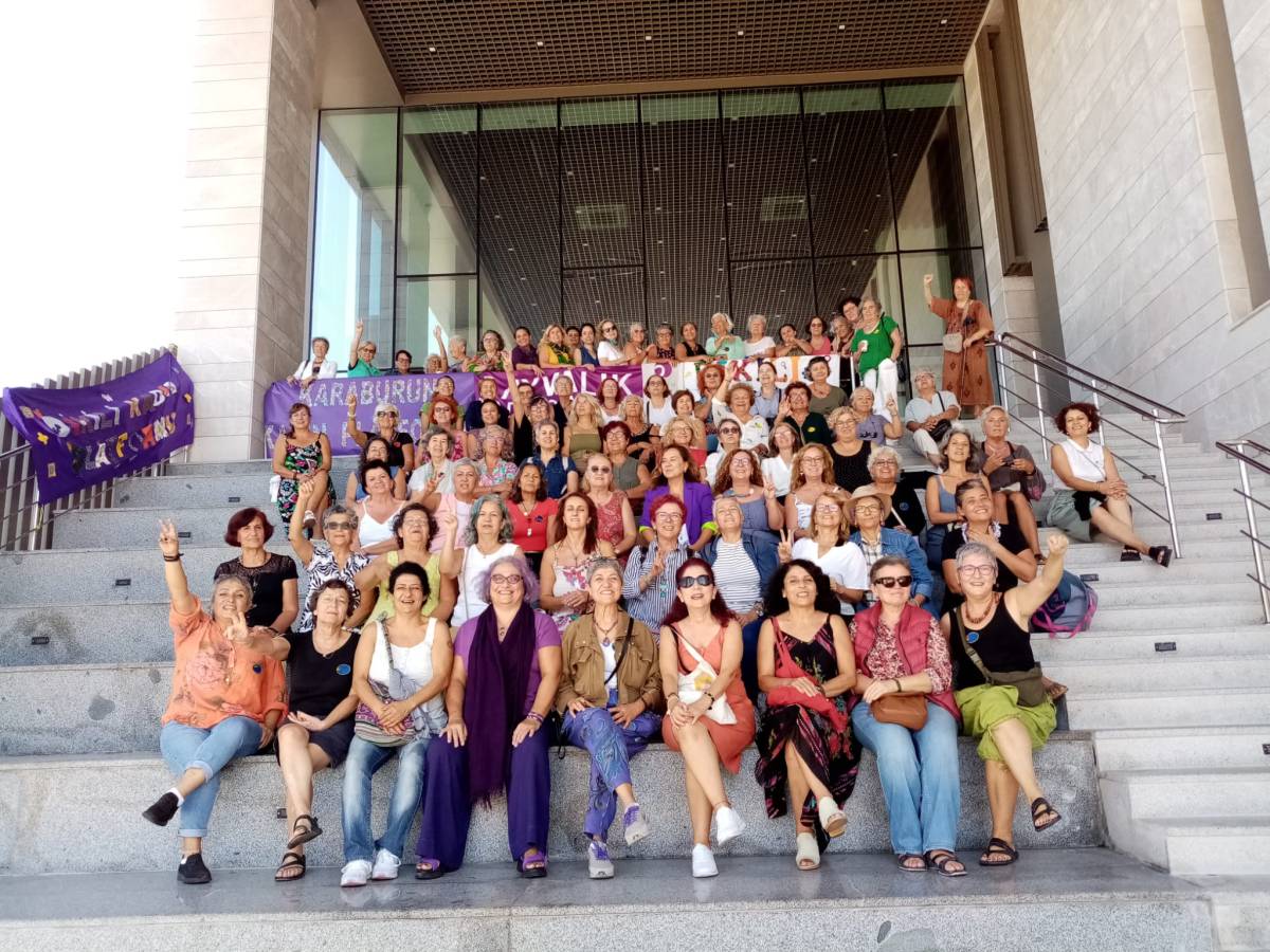 KUZEY EGE KADINLARI İLE DİKİLİ’DE BULUŞTUK.